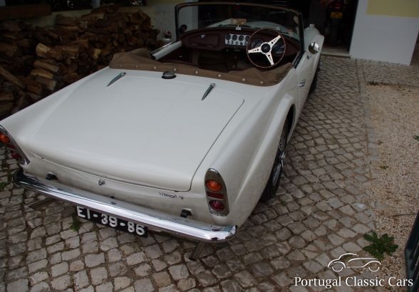 Daimler  Dart   SP 250  V8   