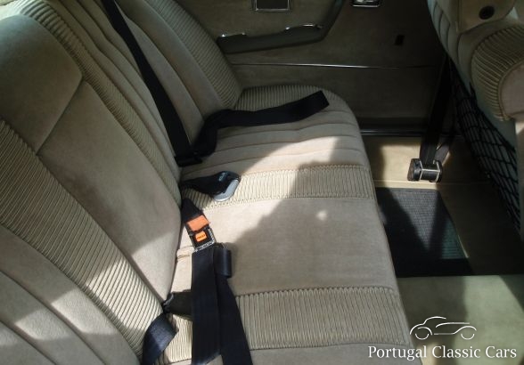 Mercedes Benz 300 SEL 3.5  V8  W109